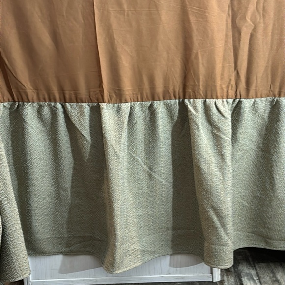 NWOT HiEnd Accents Arlington Bedskirt - Picture 4 of 6